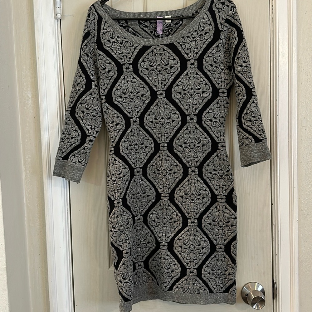 Ladies dress, Alya , Medium, silver & black
